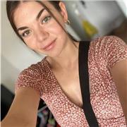 Deutsche Muttersprachlerin, die Kinder aller Altersgruppen unterrichtet (Deutsch oder Grundschul-Nachhilfe)